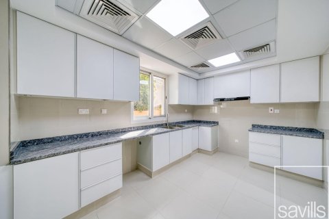 Villa de 4 dormitorios en Umm Suqeim, UAE No. 201024 9