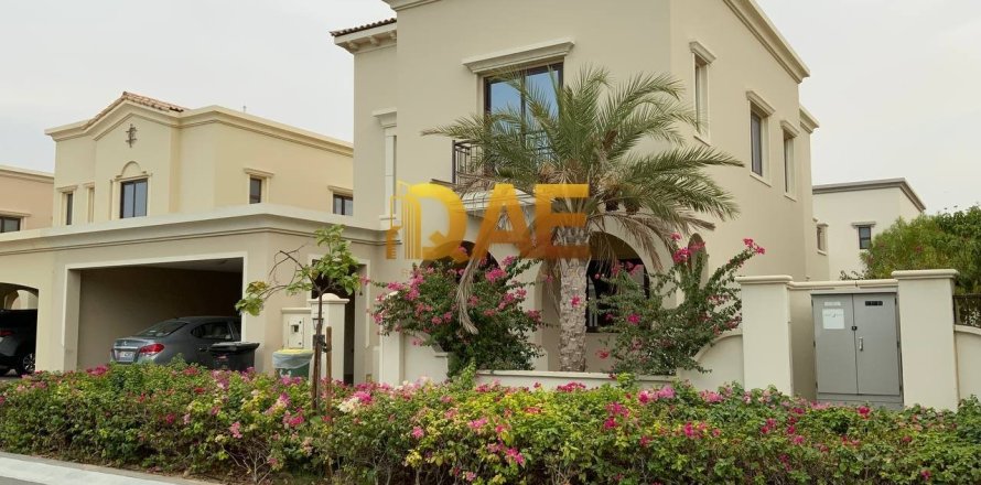 Villa de 5 dormitorios en Lila, UAE No. 3736