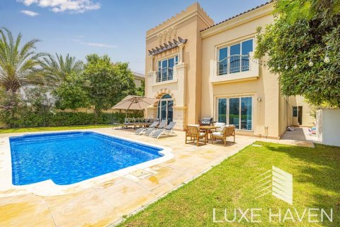 6 bedrooms Villa in Victory Heights, UAE No. 9860