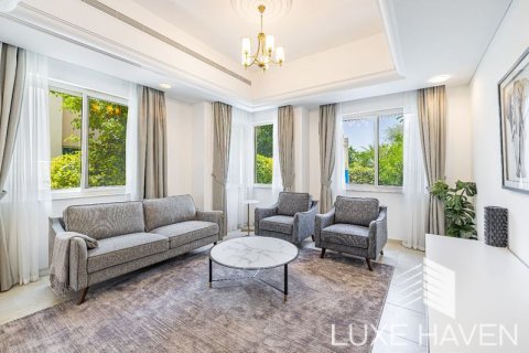 Villa de 6 dormitorios en Victory Heights, UAE No. 9860 14