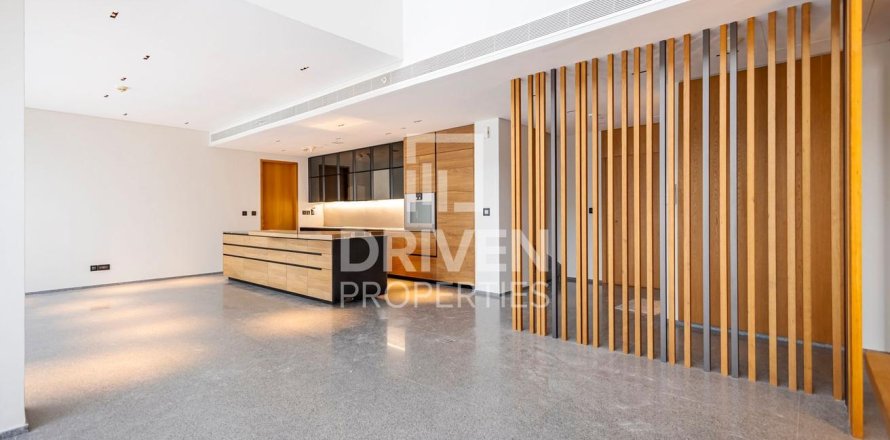 4 bedrooms Apartment in Al Wasl, UAE No. 217878