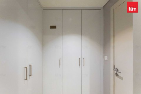 3 bedrooms Apartment in Dubai, UAE No. 215693 11