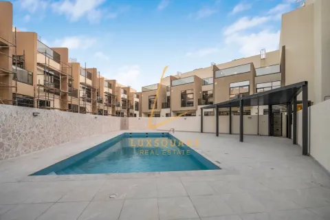 4 bedrooms Townhouse in Dubai Investment Park, UAE No. 220208 25