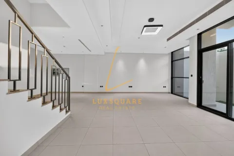 4 bedrooms Townhouse in Dubai Investment Park, UAE No. 220208 6