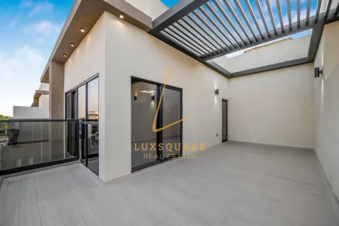 4 bedrooms Townhouse in Dubai Investment Park, UAE No. 220208 11