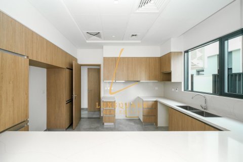 Villa de 4 dormitorios en Murooj Al Furjan, UAE No. 224313 6