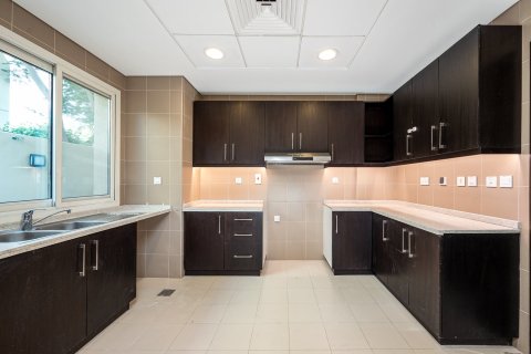 Villa de 4 chambres à Al Barsha, UAE No. 223409 11