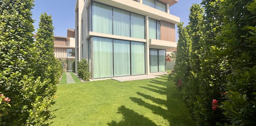 Villa de 4 chambres à Dubai, UAE No. 224659