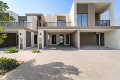 3 bedrooms Townhouse in Dubai Sports City, UAE No. 217142