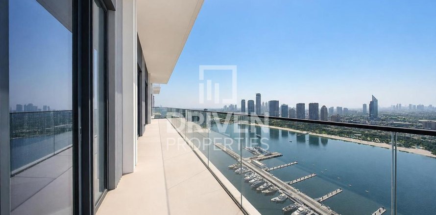 4 bedrooms Penthouse in EMAAR Beachfront, UAE No. 223055