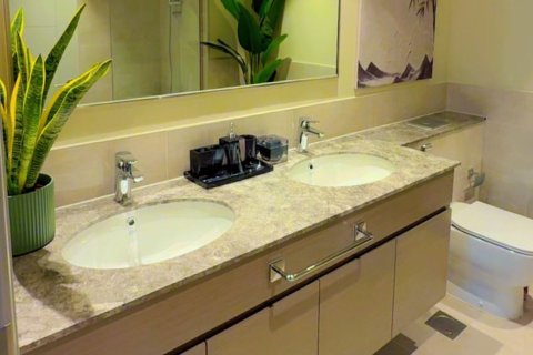 Apartment de 2 dormitorios en Forte 2, UAE No. 215389 7