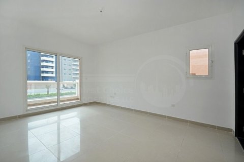 4 bedrooms Villa in Abu Dhabi, UAE No. 13300 9
