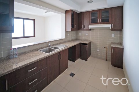 3 bedrooms Villa in Reem, UAE No. 220897 4