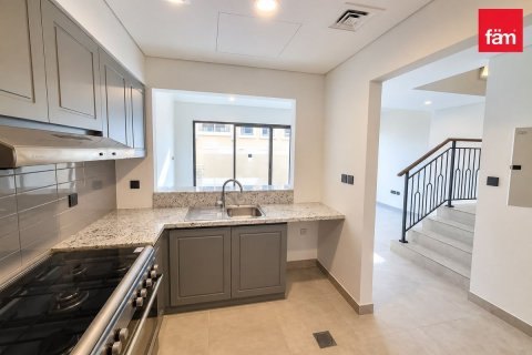 4 bedrooms Townhouse in Dubai, UAE No. 210934 4