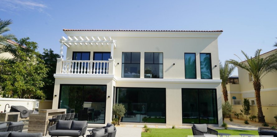 Land de 538.8m² à Jumeirah Village Triangle, UAE No. 48134
