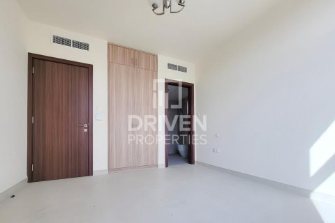 Вилла с 4 спальнями в District 11, ОАЭ №221236 6