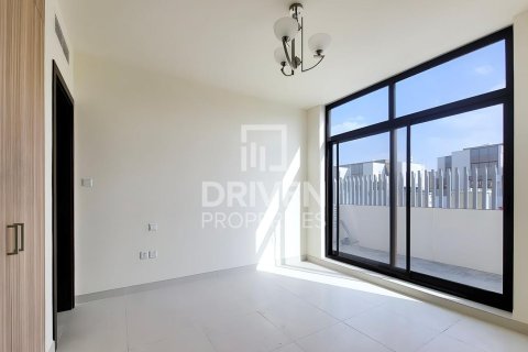 Вилла с 4 спальнями в District 11, ОАЭ №221236 12