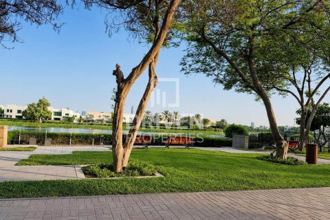 Land de 2605.74m² en Sector E, UAE No. 214231 6