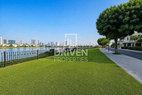 Land de 2605.74m² en Sector E, UAE No. 214231 4