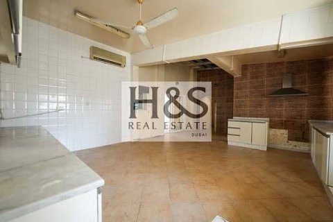 4 bedrooms Villa in Dubai, UAE No. 112709 18