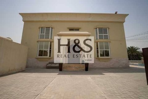 4 bedrooms Villa in Dubai, UAE No. 112709 7