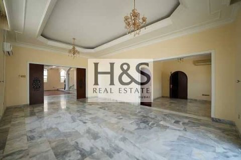 4 bedrooms Villa in Dubai, UAE No. 112709 16