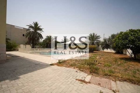4 bedrooms Villa in Dubai, UAE No. 112709 4
