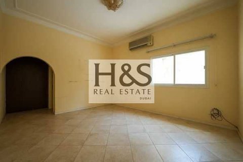 4 bedrooms Villa in Dubai, UAE No. 112709 17