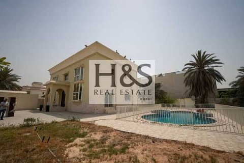 4 bedrooms Villa in Dubai, UAE No. 112709 5
