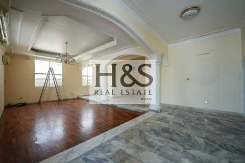 4 bedrooms Villa in Dubai, UAE No. 112709 19