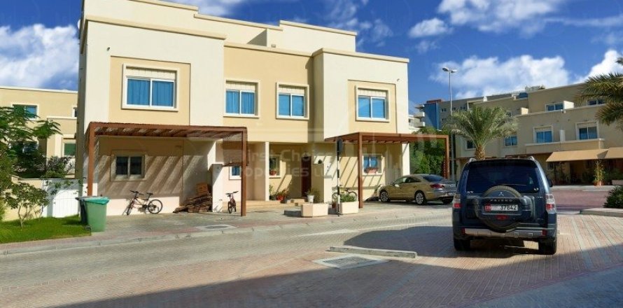 Вилла с 4 спальнями в Al Reef, ОАЭ №12399