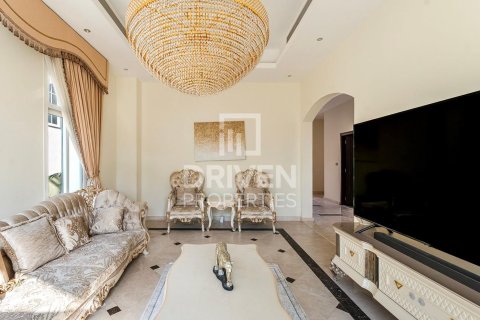4 bedrooms Villa in Hacienda, UAE No. 212664 3