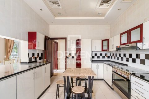 4 bedrooms Villa in Hacienda, UAE No. 212664 24