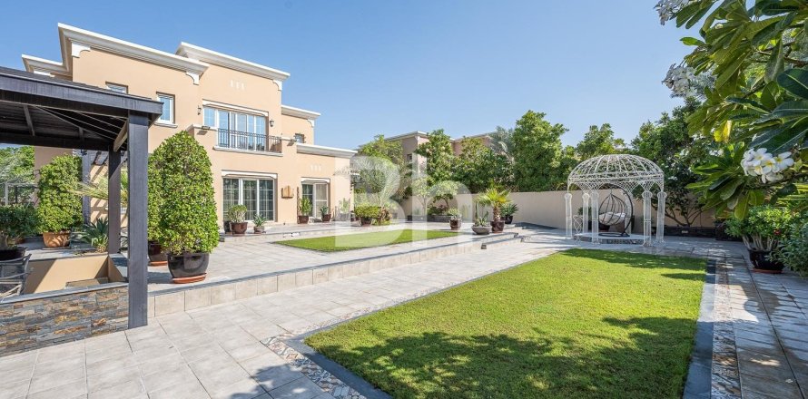 Villa de 4 dormitorios en Arabian Ranches, UAE No. 218729
