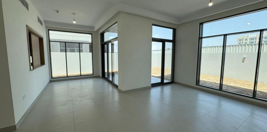 3 bedrooms Villa in Dubai, UAE No. 223868