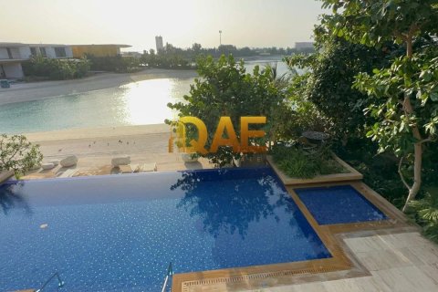 7 bedrooms Villa in The World Islands, UAE No. 7182 30