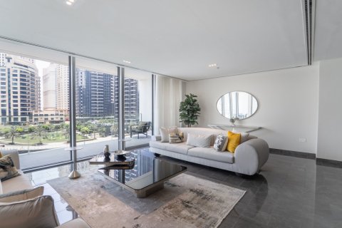 3 bedrooms Apartment in Dubai, UAE No. 220296 9