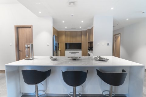 3 bedrooms Apartment in Dubai, UAE No. 220296 8