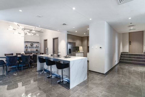 3 bedrooms Apartment in Dubai, UAE No. 220296 7