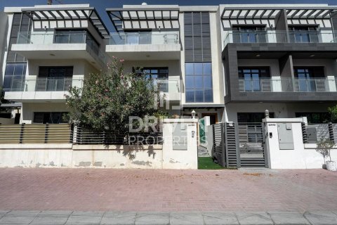 4 غرف نوم فيلا في District 12, الإمارات العربية المتحدة رقم 214647