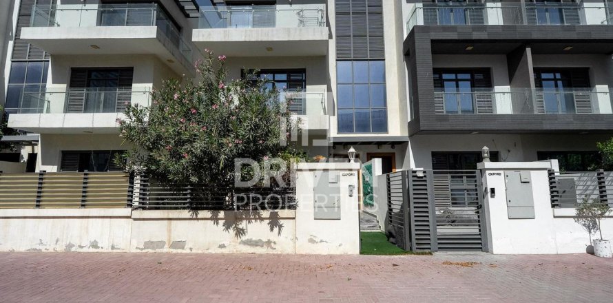 4 غرف نوم فيلا في District 12, الإمارات العربية المتحدة رقم 214647