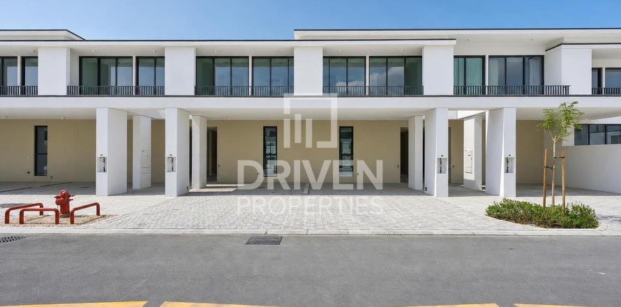 Townhouse de 3 dormitorios en The Valley, UAE No. 215247