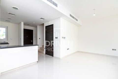 3 bedrooms Townhouse in Dubai, UAE No. 212181 3