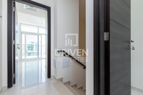 3 bedrooms Townhouse in Dubai, UAE No. 212181 14