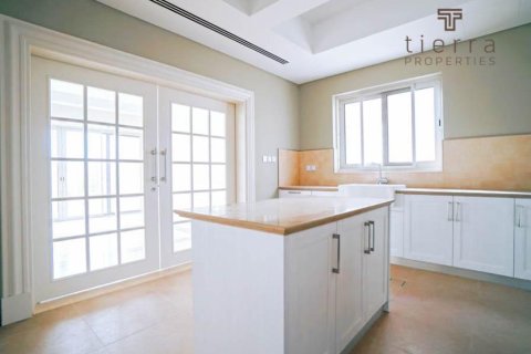 4 bedrooms Villa in District One, UAE No. 70796 5
