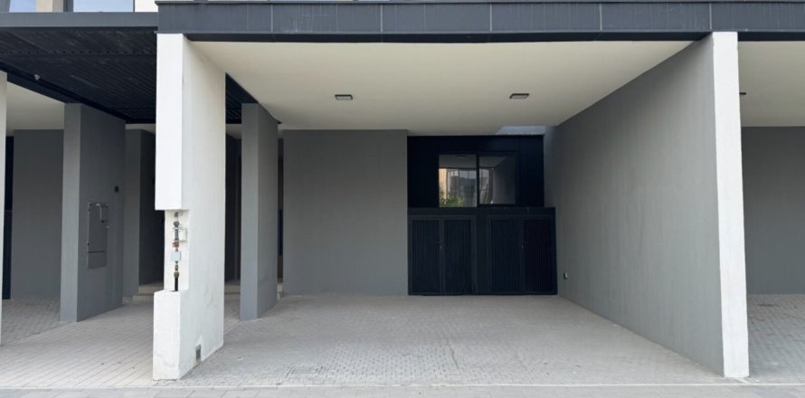 Villa de 3 dormitorios en Al Wasl, UAE No. 213607