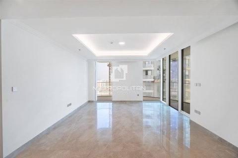 Квартира с 2 спальнями в EMAAR Beachfront, ОАЭ №78872 8