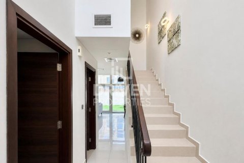 Townhouse de 2 dormitorios en Dubai, UAE No. 214857 13