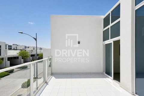 Townhouse de 2 dormitorios en Dubai, UAE No. 214857 15