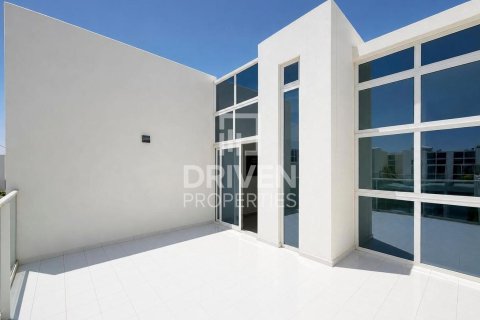 Townhouse de 2 dormitorios en Dubai, UAE No. 214857 16